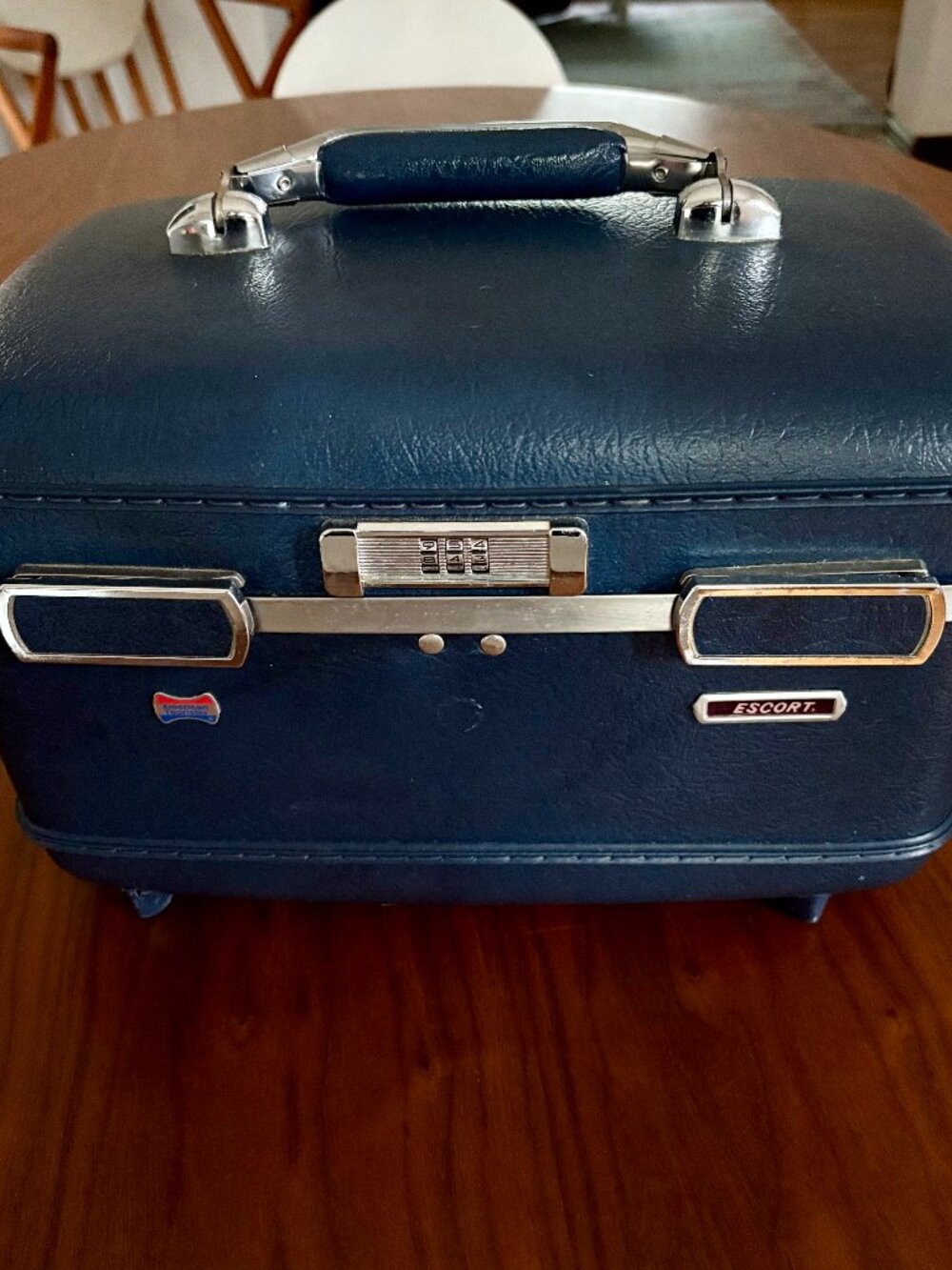 Vintage American Tourister Escort navy chrome train case 1970s retro [READ]